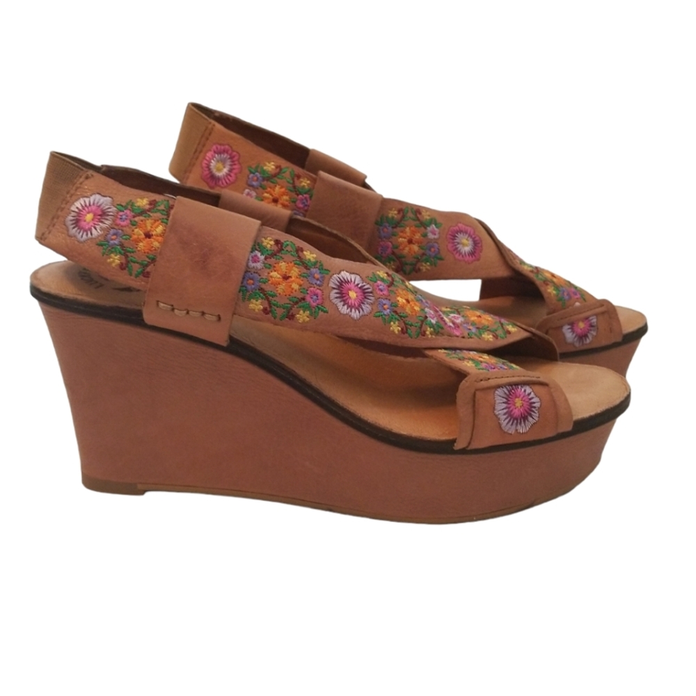Lucky Brand  Size 8 Embroidered Floral Koko Wedge Leather Boho